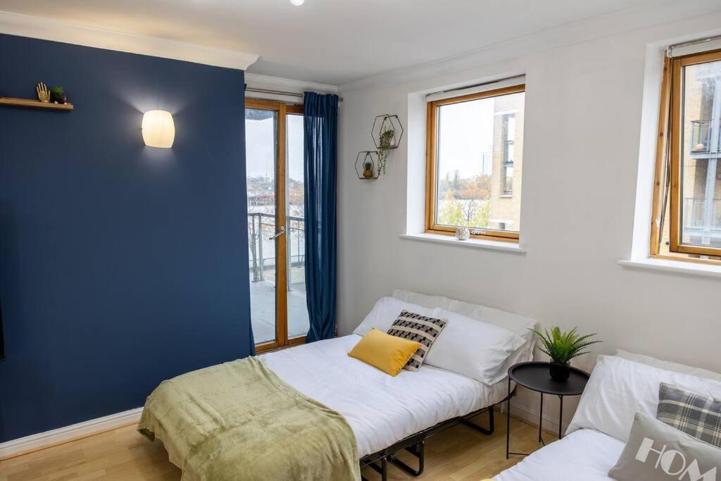 Morden London Apartment, By The Sea With Free Parking المظهر الخارجي الصورة