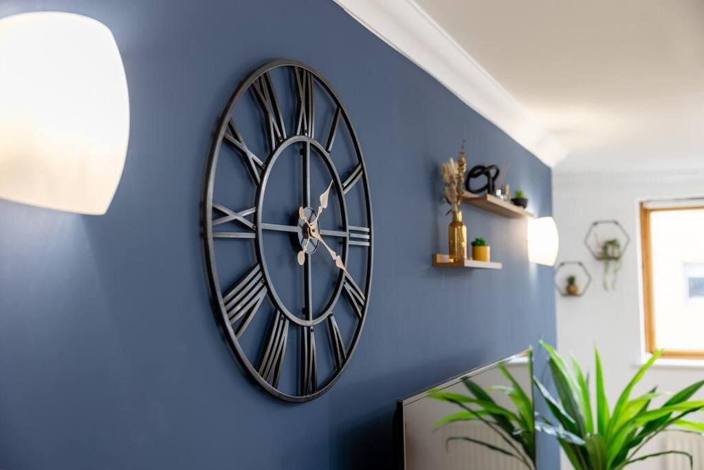 Morden London Apartment, By The Sea With Free Parking المظهر الخارجي الصورة