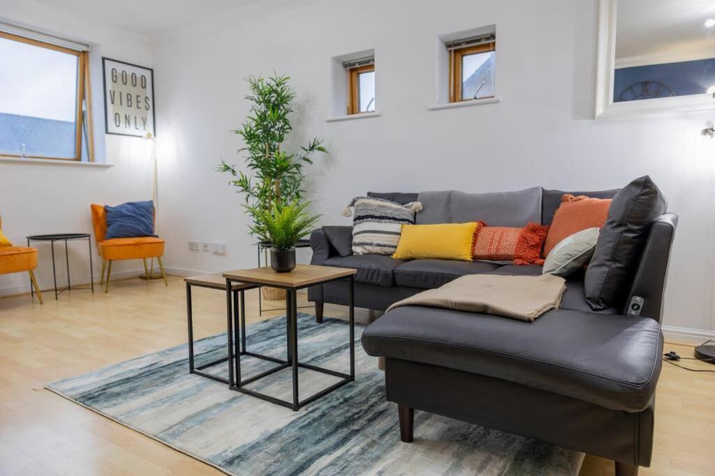Morden London Apartment, By The Sea With Free Parking المظهر الخارجي الصورة