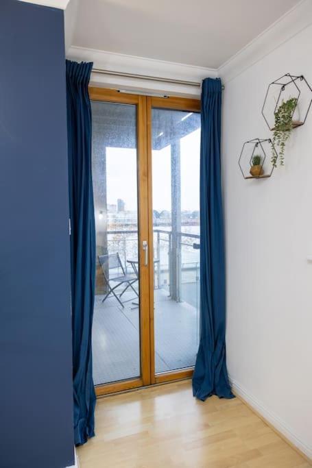 Morden London Apartment, By The Sea With Free Parking المظهر الخارجي الصورة