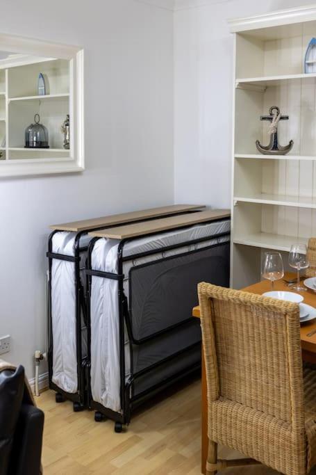 Morden London Apartment, By The Sea With Free Parking المظهر الخارجي الصورة